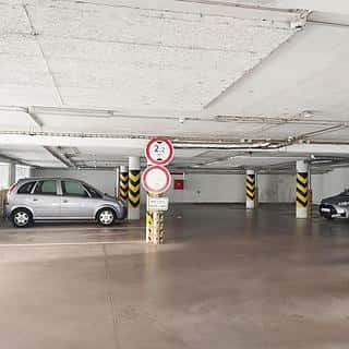 Pronájem parkovacího místa 6 m² Hradec Králové, třída Edvarda Beneše, Hradec Králové