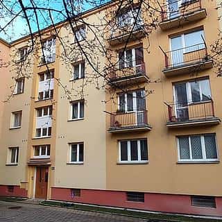 Pronájem bytu 2+1 56 m² Cheb, Kasární náměstí, Cheb
