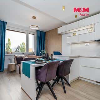 Prodej bytu 3+kk 81 m² Hradec Králové, třída Edvarda Beneše, Hradec Králové