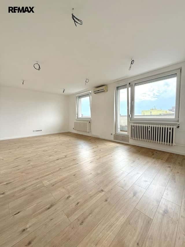 Prodej bytu 3+1 v osobním vlastnictví 86 m², Praha 9 - Letňany, Šumperská, Praha 9 – Letňany