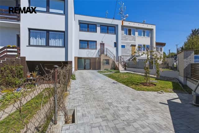 Prodej domu 182 m², Vrané nad Vltavou, Ve Strouze, Vrané nad Vltavou, okres Praha-západ