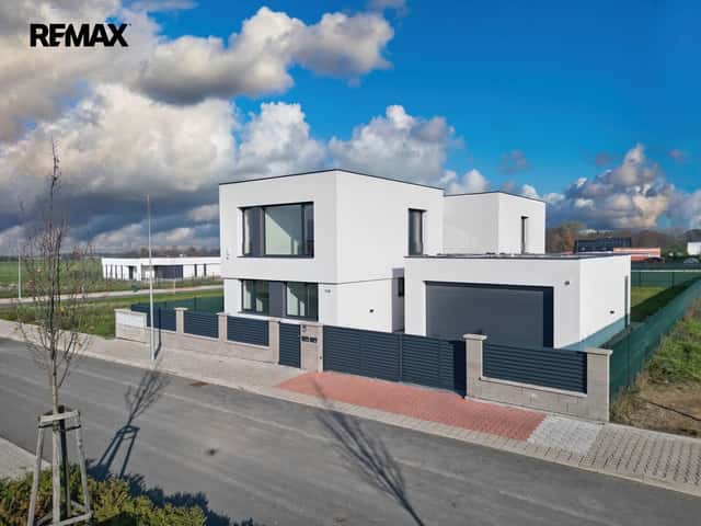 Prodej domu 298 m², Vestec, Čechova, Vestec, okres Praha-západ