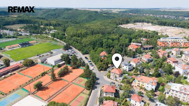 Prodej domu 385 m², Praha 6 - Vokovice, Půlkruhová, Praha 6 – Vokovice