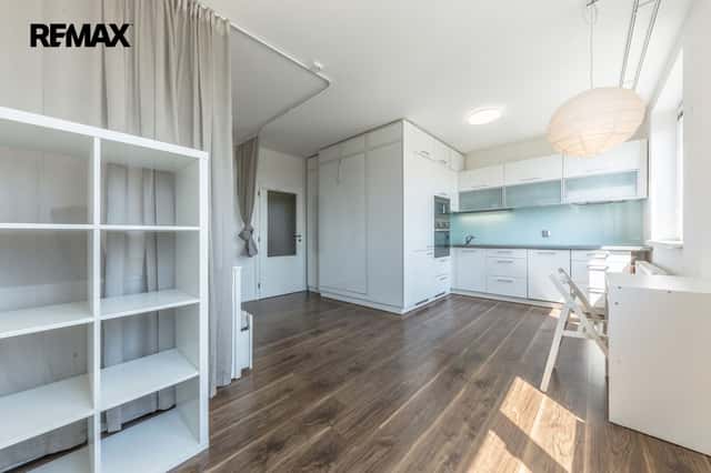 Pronájem bytu 1+kk v osobním vlastnictví 30 m², Klecany, V Honech, Klecany, okres Praha-východ
