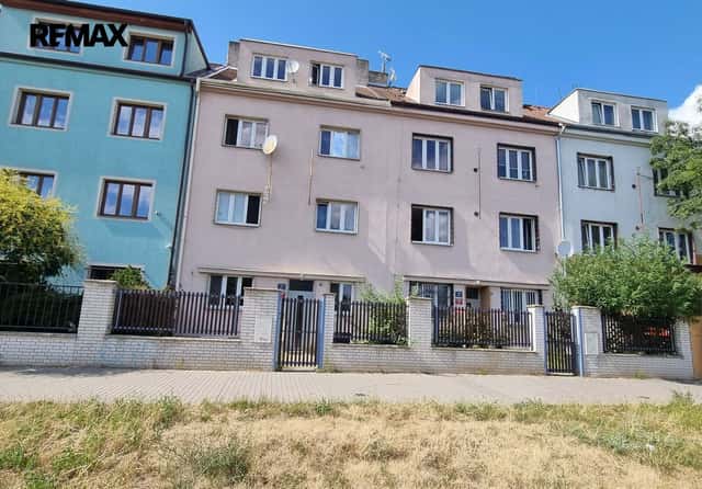Prodej bytu 2+kk v družstevním vlastnictví 35 m², Praha 8 - Kobylisy, Střelničná, Praha 8 – Kobylisy
