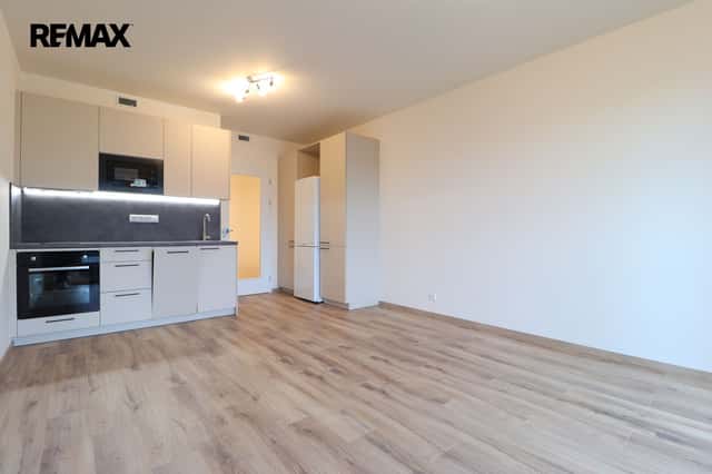 Pronájem bytu 1+kk v osobním vlastnictví 30 m², Praha 9 - Hloubětín, Poděbradská, Praha 9 – Hloubětín