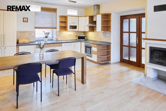 Pronájem domu 100 m², Hostivice, K Nádraží, Hostivice, okres Praha-západ