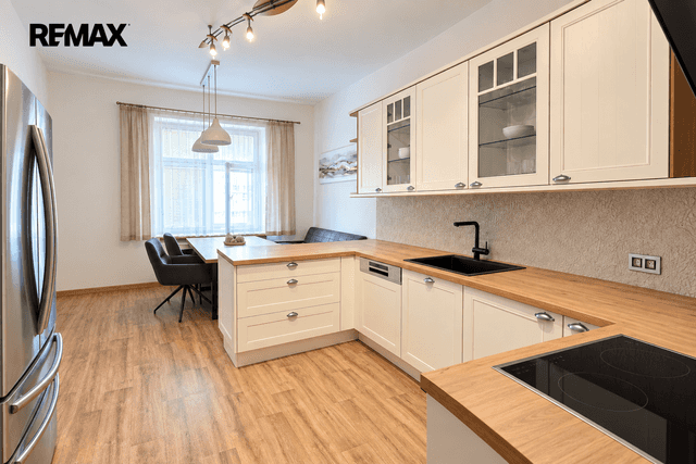 Prodej bytu 2+1 v družstevním vlastnictví 76 m², Praha 9 - Vysočany, Zbuzkova, Praha 9 – Vysočany