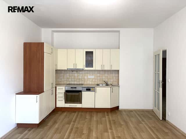Pronájem bytu 1+1 v osobním vlastnictví 55 m², Praha 8 - Libeň, Pivovarnická, Praha 8 – Libeň