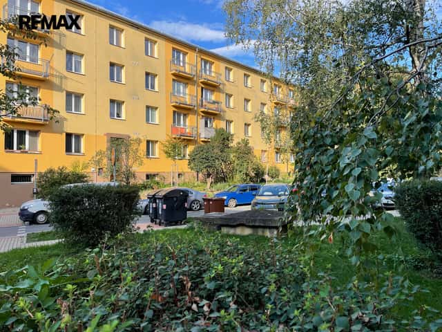 Prodej bytu 2+1 v osobním vlastnictví 50 m², Praha 9 - Hloubětín, Zelenečská, Praha 9 – Hloubětín