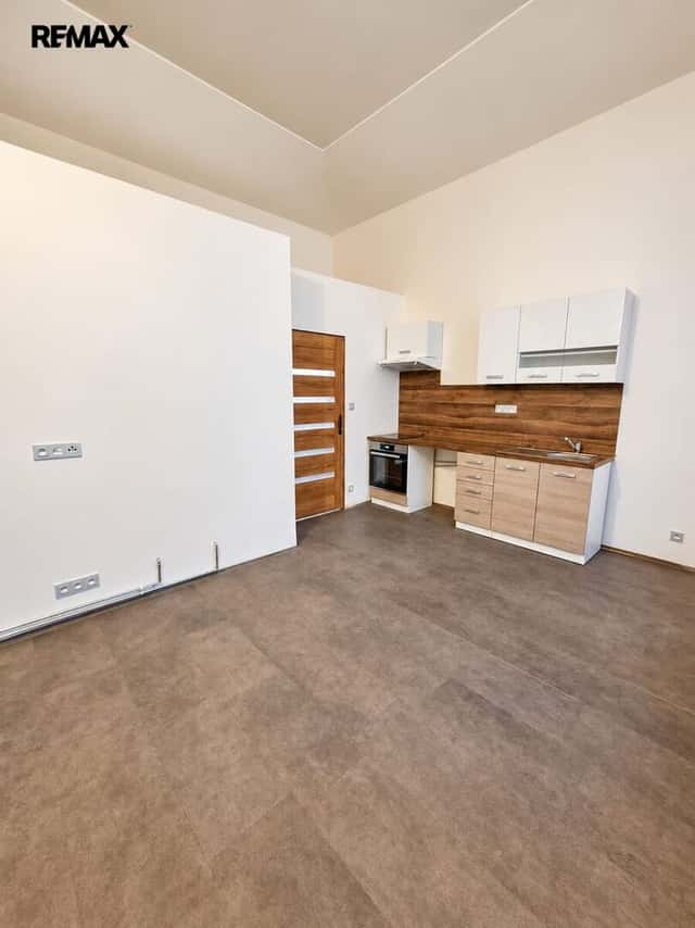 Pronájem bytu 1+kk v osobním vlastnictví 22 m², Duchcov, Míru, Duchcov, okres Teplice
