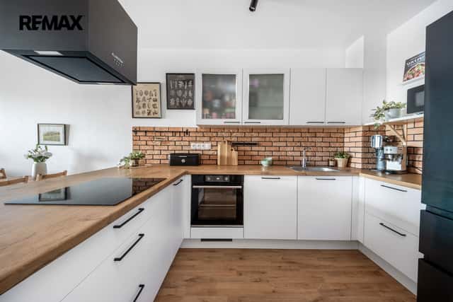 Prodej bytu 2+kk v osobním vlastnictví 60 m², Horoměřice, Velvarská, Horoměřice, okres Praha-západ