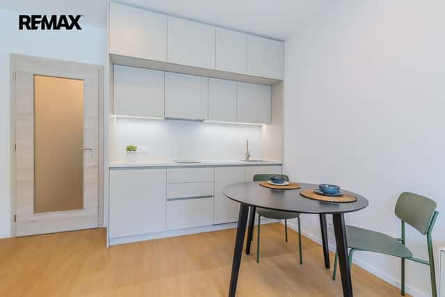 Pronájem bytu 1+kk v osobním vlastnictví 32 m², Praha 9 - Libeň, Drahobejlova, Praha 9 – Libeň