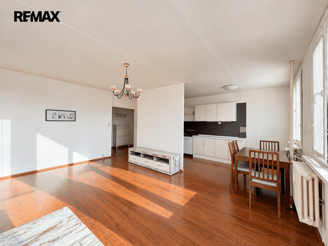Prodej bytu 3+1 v osobním vlastnictví 70 m², Praha 10 - Horní Měcholupy, Parmská, Praha 10 – Horní Měcholupy