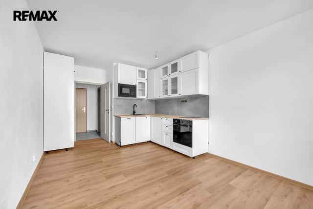 Pronájem bytu 1+kk v osobním vlastnictví 25 m², Milovice, Topolová, Milovice, okres Nymburk