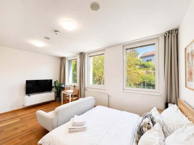 Pronájem bytu 1+kk 30 m2, Perucká, Praha 4 – Vinohrady
