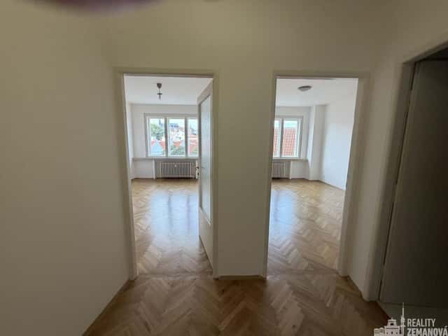 Pronájem bytu 2+1 50 m2, Šeříková, Praha 5 – Malá Strana