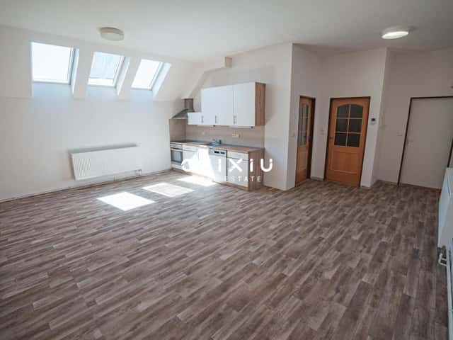 Pronájem bytu 2+kk 64 m2, náměstí Míru, Hrušovany nad Jevišovkou, okres Znojmo