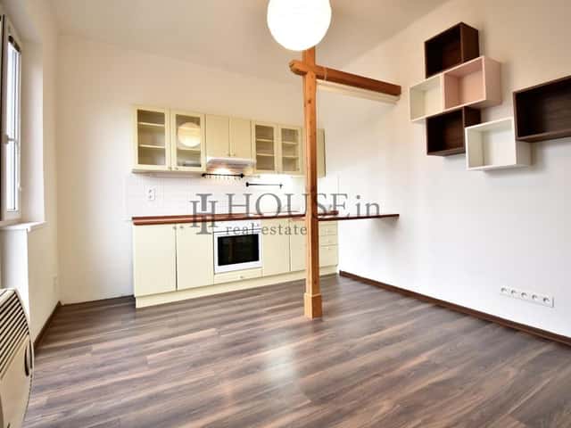 Pronájem bytu 2+kk 40 m2, Biskupcova, Praha 3 – Žižkov