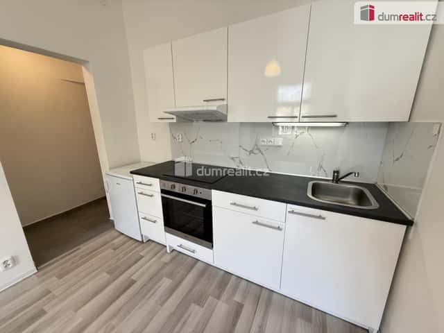 Pronájem bytu 1+kk 22 m2, Na Skalce, Praha 5 – Smíchov