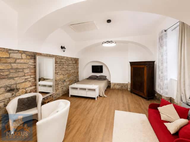 Pronájem bytu 1+1 49 m2, Prvního pluku, Praha 3 – Žižkov