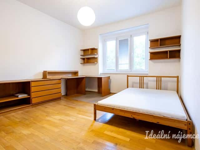 Pronájem bytu 1+kk 29 m2, Biskupcova, Praha 3 – Žižkov