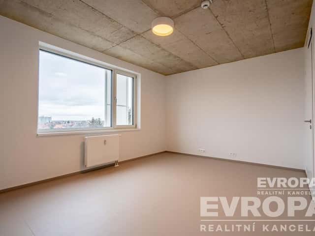 Pronájem bytu 1+kk 29 m2, Gočárova třída, Hradec Králové