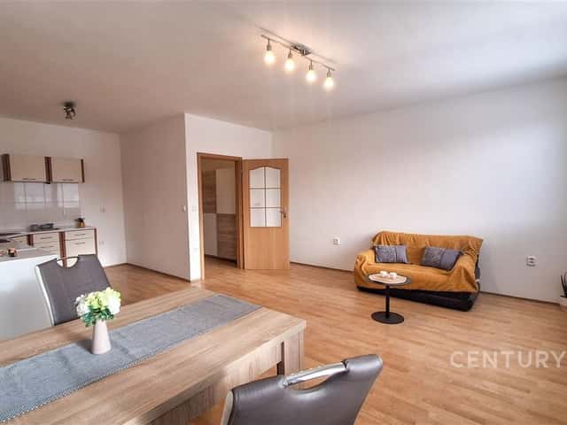 Pronájem bytu 2+kk 61 m2, Jarošova, Znojmo