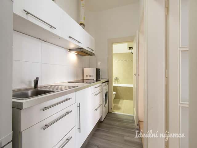 Pronájem bytu 2+1 56 m2, Novovysočanská, Praha 3 – Žižkov