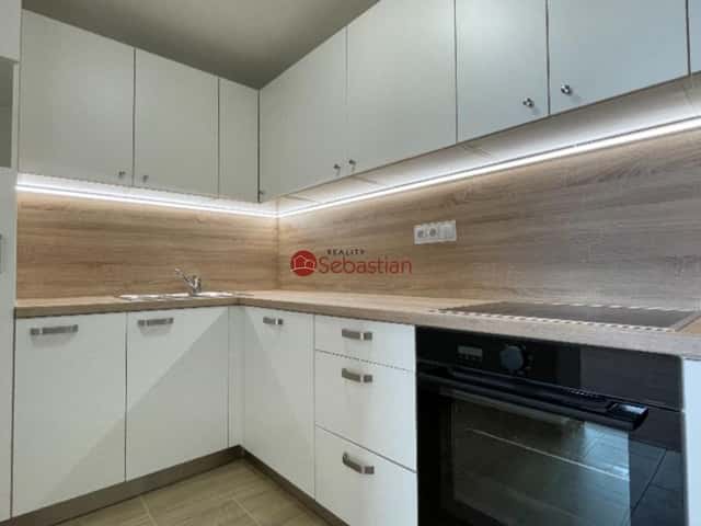 Pronájem bytu 2+1 59 m2, Antonína Sochora, Teplice – Trnovany
