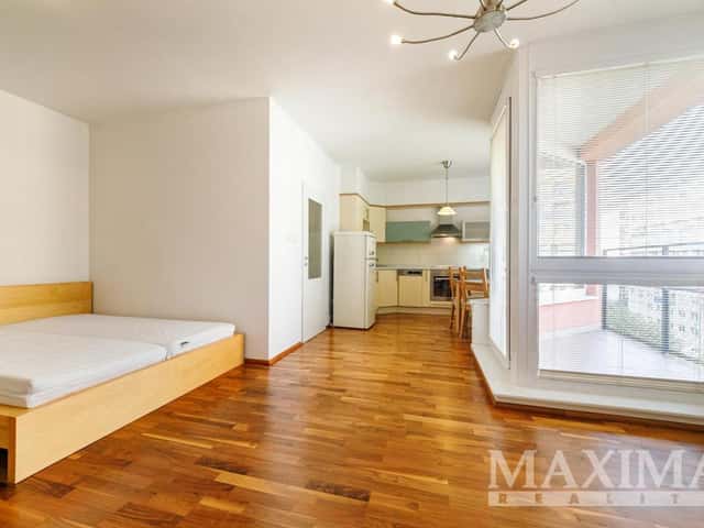 Pronájem bytu 1+kk 40 m2, Hnězdenská, Praha 8 – Troja