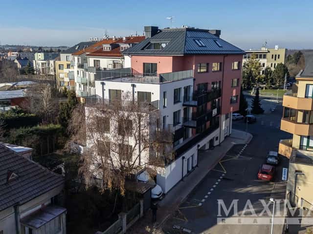 Prodej bytu 4+kk 114 m2, U hotelu, Praha 6 – Suchdol