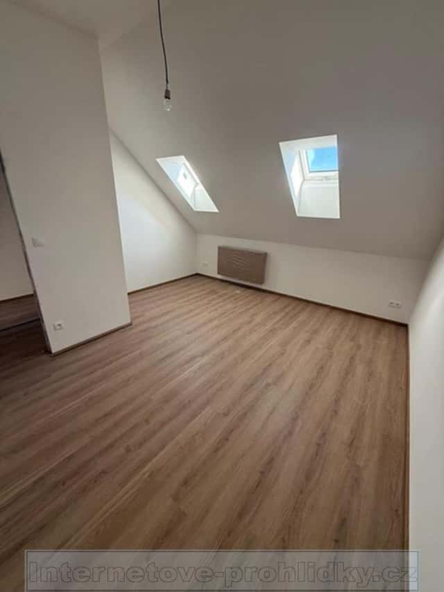 Pronájem bytu 2+kk 73 m2, Lužická, Praha – Vinohrady