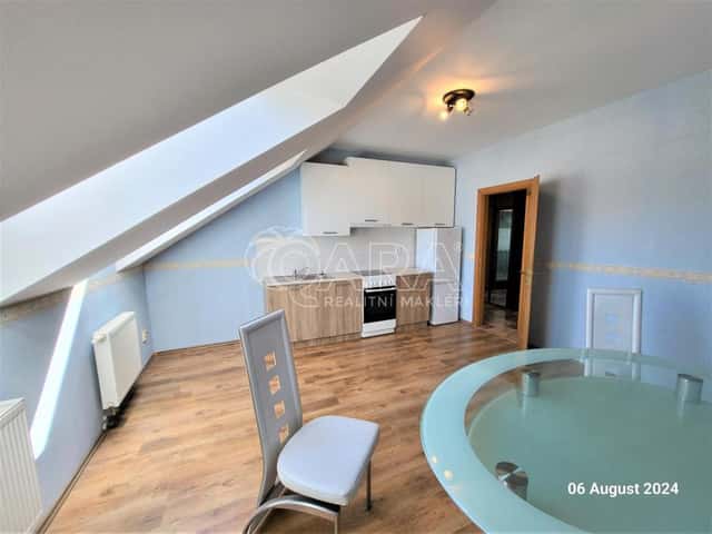 Pronájem bytu 2+1 50 m2, Vorlíčkova, Doksy, okres Kladno