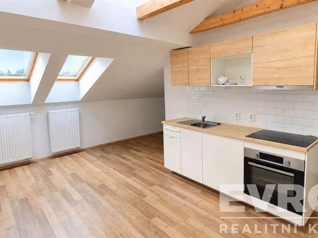 Pronájem bytu 2+kk 34 m2, Vančurova, Vrchlabí, okres Trutnov