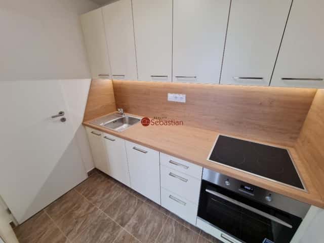Pronájem bytu 2+1 48 m2, Antonína Sochora, Teplice – Trnovany