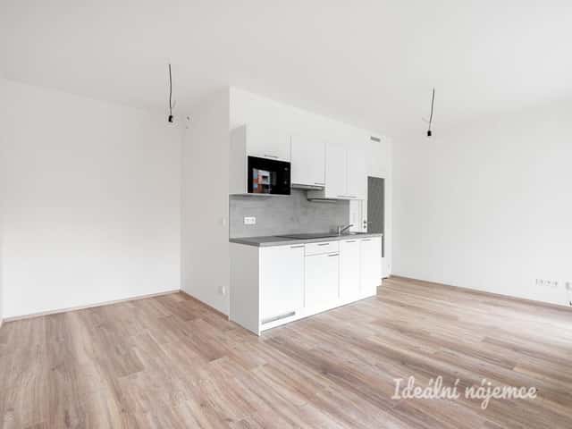 Pronájem bytu 1+kk 32 m2, Arnošta Staňka, Praha 10 – Hostivař