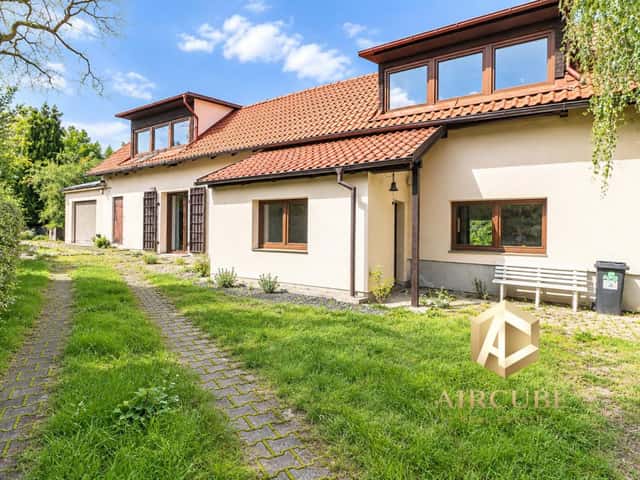Pronájem domu 204 m2, Malá Strana, Dolní Břežany, okres Praha-západ