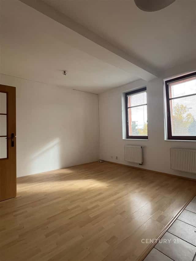 Pronájem bytu 1+kk 27 m2, Pražská, Praha 10 – Hostivař