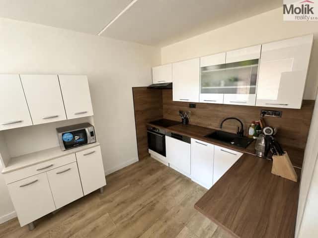 Prodej bytu 3+1 69 m2, Rovná, Teplice – Prosetice