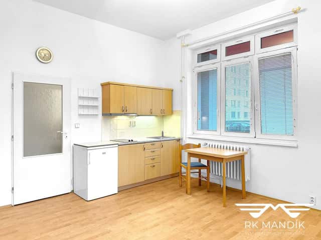 Pronájem bytu 1+kk 28 m2, Třinecká, Praha 9 – Letňany