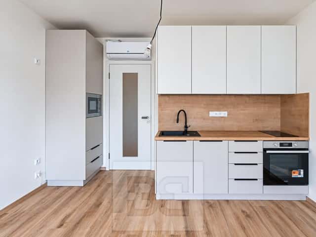Pronájem bytu 1+kk 32 m2, Poděbradská, Praha 9 – Vysočany