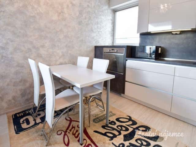 Pronájem bytu 3+kk 73 m2, Hvozdecká, Brno – Žebětín, okres Brno-město