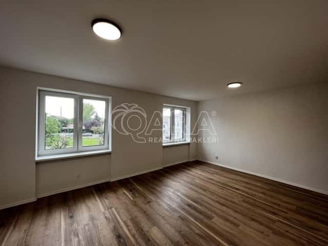 Pronájem bytu 1+kk 38 m2, Husova, Louny