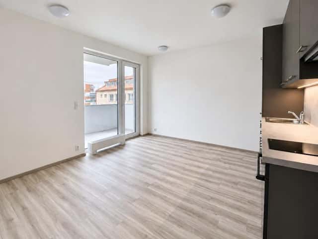 Pronájem bytu 1+kk 33 m2, Na Maninách, Praha 7 – Holešovice