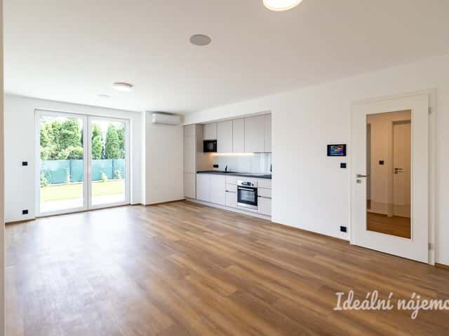 Pronájem bytu 2+kk 56 m2, U Slaviborského dvora, Praha 9 – Třeboradice