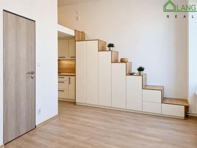 Pronájem bytu 1+kk 23 m2, Koliště, Brno – Brno-město, okres Brno-město