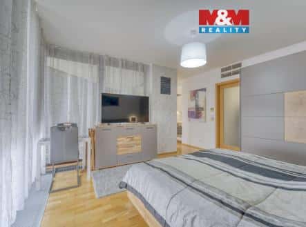 Prodej bytu, 1+kk, 38 m², Malešická, Praha 3