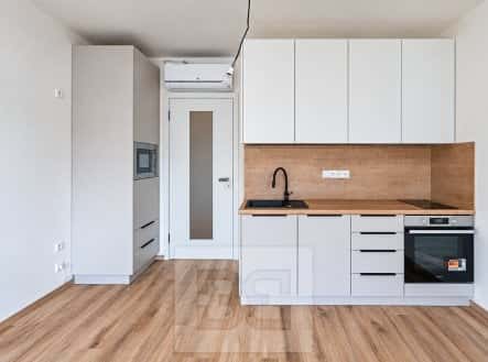 Pronájem bytu, 1+kk, 32 m², Poděbradská, Praha 9 – Hloubětín