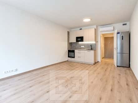 Pronájem bytu, 1+kk, 32 m², Poděbradská, Praha 9 – Hloubětín